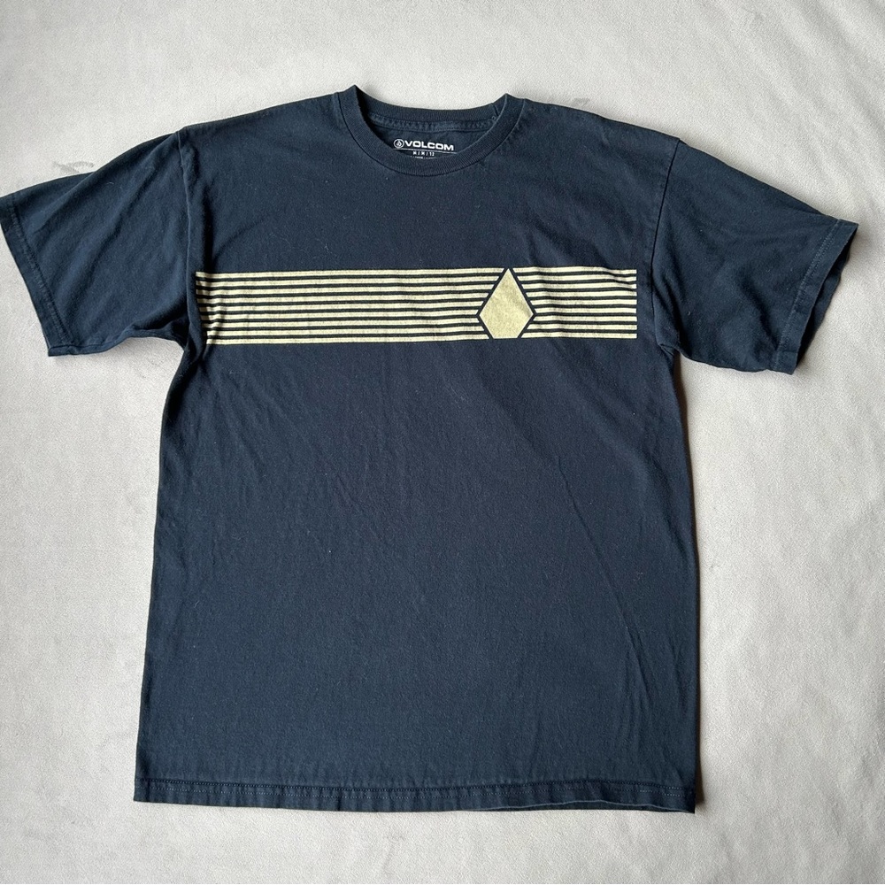 Volcom ~ Graphic Tee ~ Youth Size Medium 12